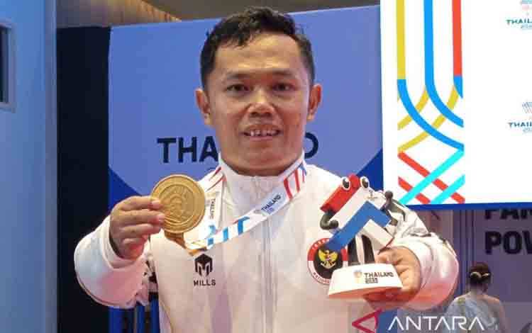 Hilman Rebut Emas Pertama para Angkat Beban di APG 2025