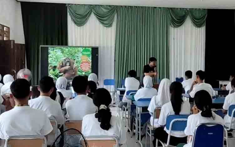 BOSF Nyaru Menteng Tanamkan Edukasi Konservasi ke Siswa SMA