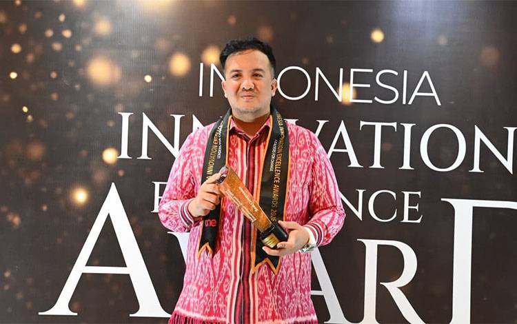 Bupati Lamandau Raih Penghargaan Indonesia Innovation Excellence Award 2026