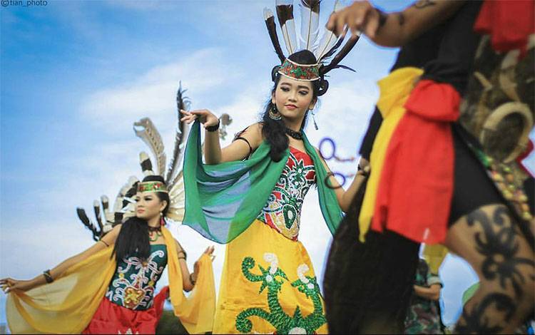 Tari Manasai Lebih dari Sekadar Tarian, Simbol Keharmonisan Hidup Masyarakat Dayak