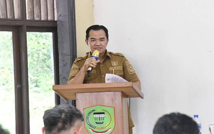 Bupati Pulang Pisau Ingatkan Aparat Desa Tak Mengeluh di Tengah Efisiensi Anggaran
