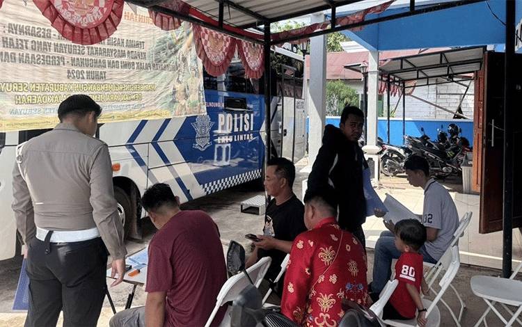 Dekatkan Layanan, Satlantas Polres Seruyan Hadirkan Bus SIM Keliling di Danau Seluluk