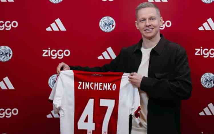 Oleksandr Zinchenko Gabung Ajax dari Arsenal