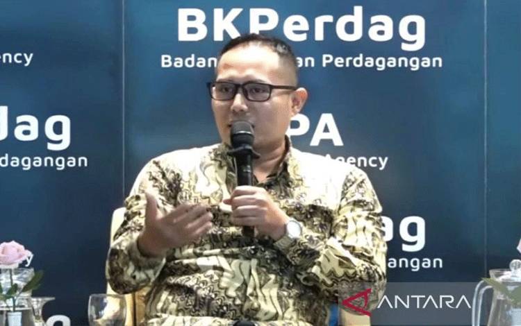 CORE: Tarif AS dan Penurunan Harga Komoditas Tekan Ekspor 2025