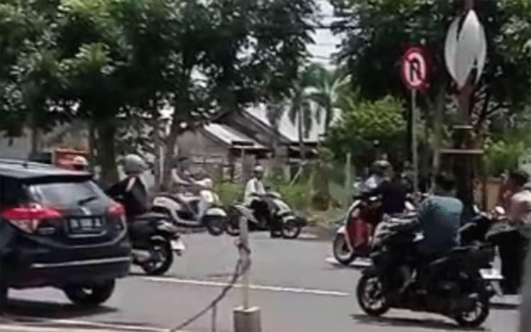 Balap Liar Usai Jumatan Masih Ditemui di Ahmad Yani Kuala Kapuas, Keselamatan Pengguna Jalan Terancam