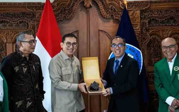 Menbud Jajaki Kerja Sama untuk Penguatan Aspek Sejarah dengan UNAS