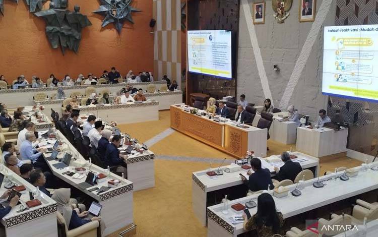 DPR Rapat dengan Empat Menteri dan Dua Kepala Lembaga Bahas Masalah JKN PBI