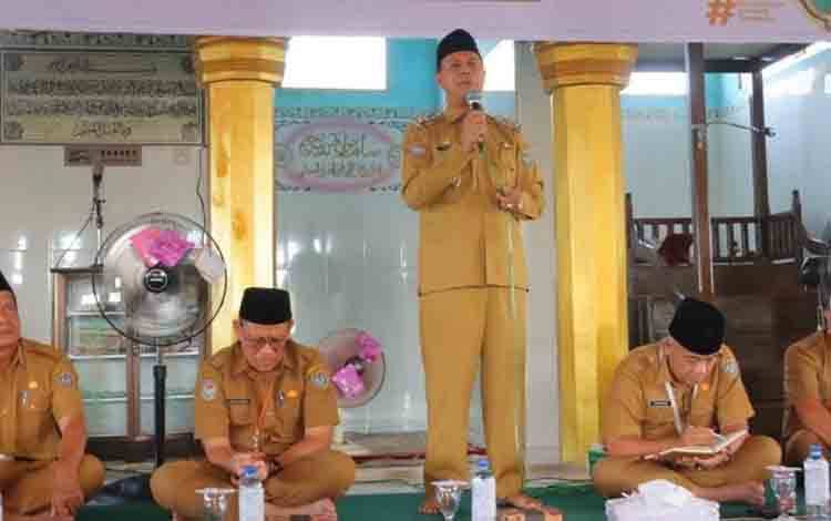 Wabup Seruyan Beri Tausiyah pada Siraman Rohani ASN Jelang Ramadan