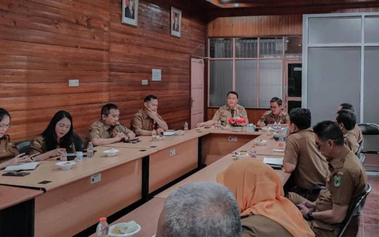 Pemkab Kapuas Tata Bangunan dan Relokasi Pedagang Pasar Kuala Kapuas