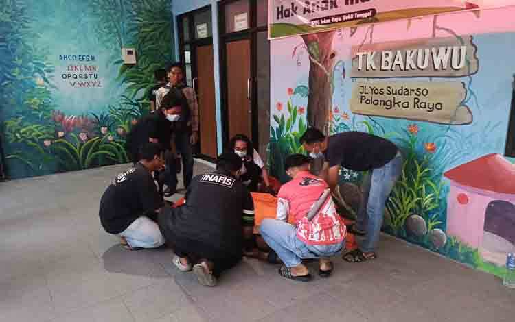 Pria Paruh Baya Ditemukan Tewas di TK Bakuwu Palangka Raya