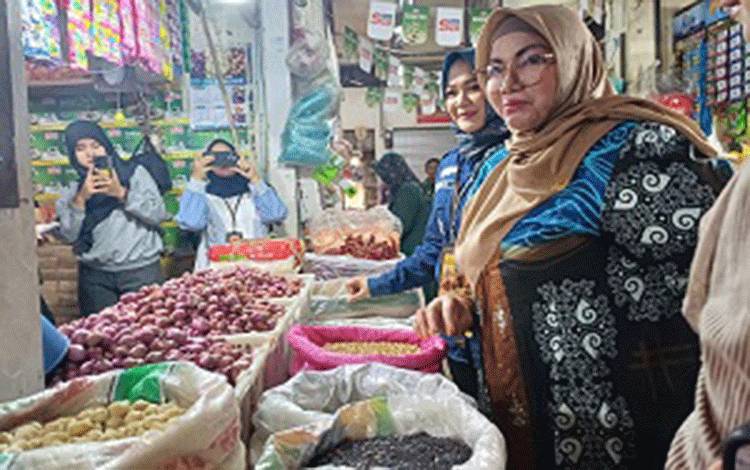 Wabup Kotim Pantau Harga Sembako Jelang Ramadan, Stok Aman dan Daya Beli Masyarakat Stabil