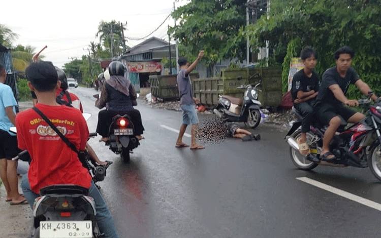 Kecelakaan di Depan Sanggar Pramuka Kuala Kapuas, Dua Orang Dilarikan ke Rumah Sakit
