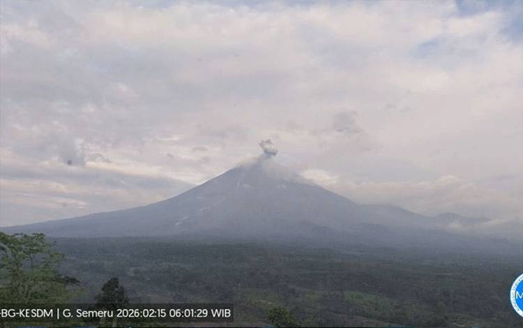 Badan Geologi: Aktivitas Vulkanik Gunung Semeru Masih Tinggi