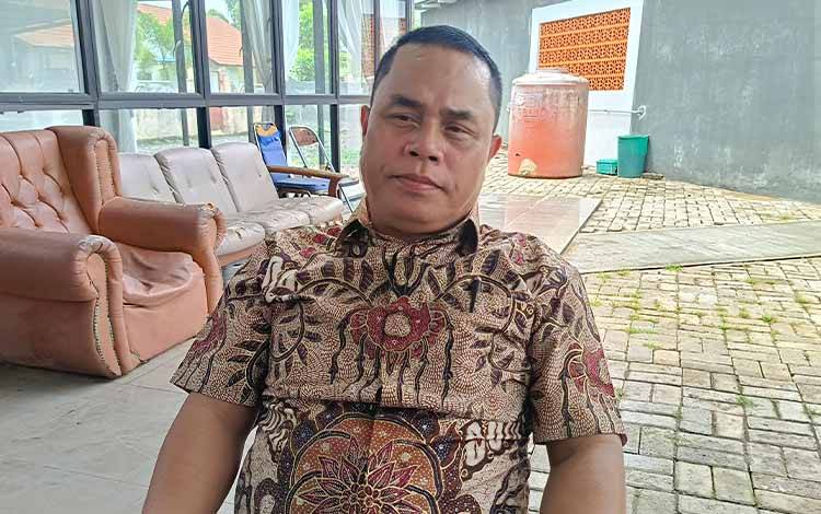 Amonius Tuyum Dorong Sekolah di Bartim Optimalkan Bantuan Papan Interaktif dari Pemprov