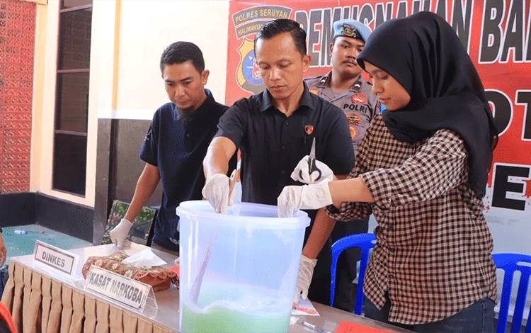 Polres Seruyan Musnahkan 70,66 Gram Barang Bukti Sabu