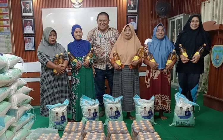 11.542 Sak Beras dan 23.084 Pcs Minyak Goreng Zakat Owner CBI Group Disalurkan di Lamandau