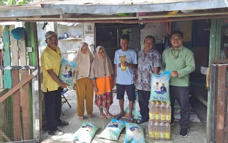 CBI Group Salurkan 24.234 Sak Beras dan 48.468 Pcs Minyak Goreng di Kobar, Zakat Keluarga H. Abdul Rasyid AS-Hj. Nuriyah