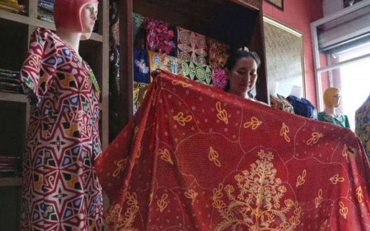 Benang Bintik Kalteng Diharapkan Jadi Busana Modern, Jaga Nilai Budaya dan Dorong Industri Kreatif
