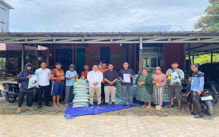 CBI Group Kembali Berbagi, Warga Raja Seberang Terima 300 Paket Zakat