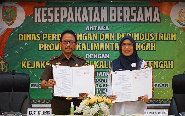 Kejati Kalteng dan Dinas Perdagangan Perindustrian Teken Kerjasama Hukum untuk Atasi Inflasi dan Bantu IKM