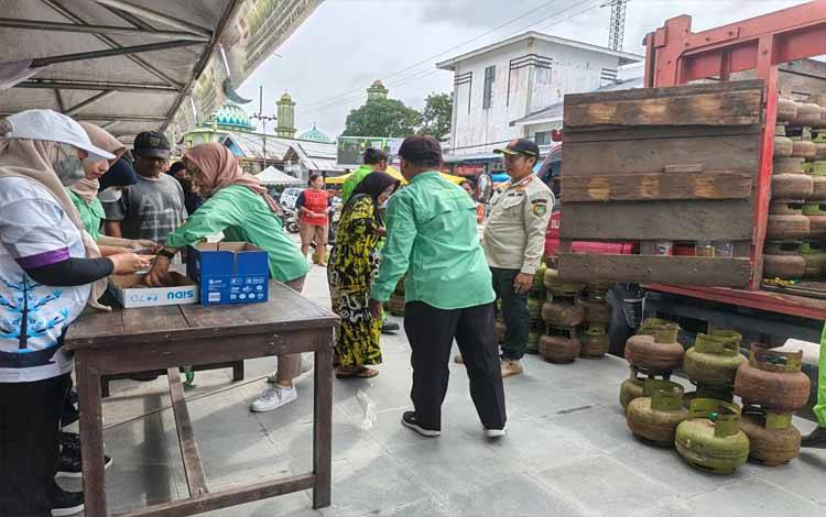 Pemkab Sukamara Gelar Operasi Pasar Gas LPG 3 Kg