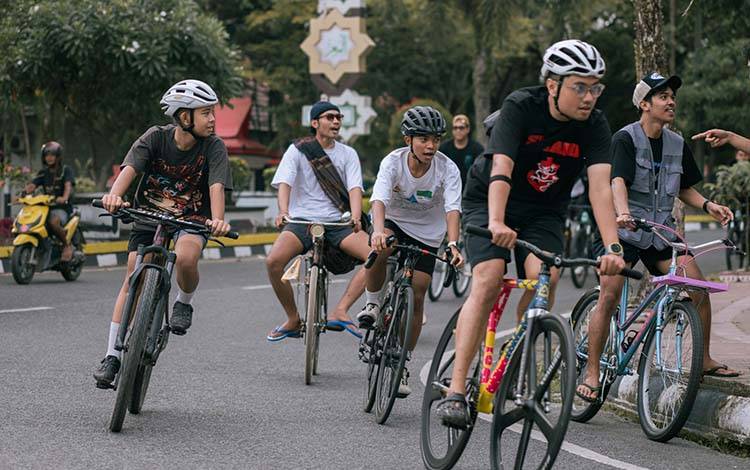 NgabubuRide 2026 Satukan Komunitas, Jala Project dan Last Friday Ride Ajak Warga Pangkalan Bun Berbagi Semangat Ramadan