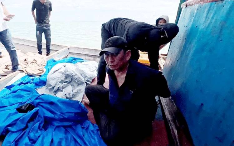 Di Ujung Pelarian Seorang Bandar