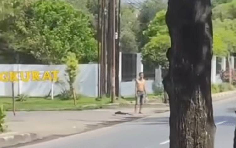Pria Mengamuk di Depan ULM Banjarmasin, Bawa Sajam dan Resahkan Warga
