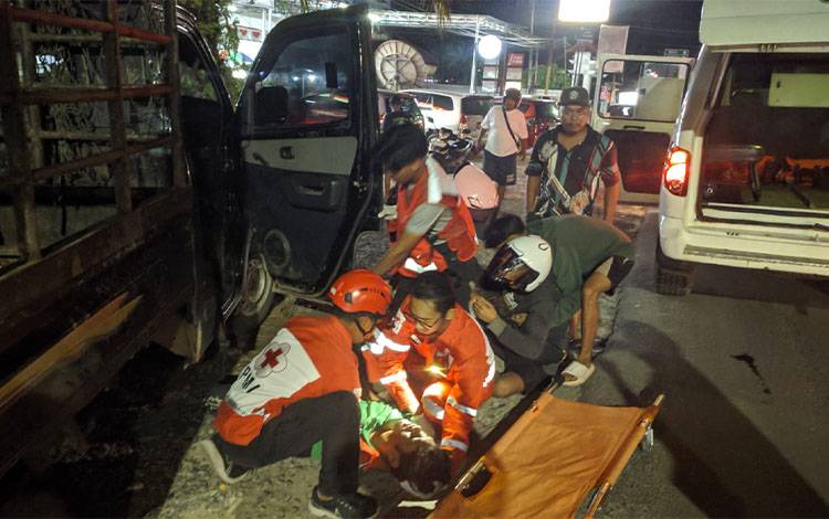 Tabrak Pohon Sawit, Sopir Pikap Dilarikan ke RSUD dr Murjani Sampit