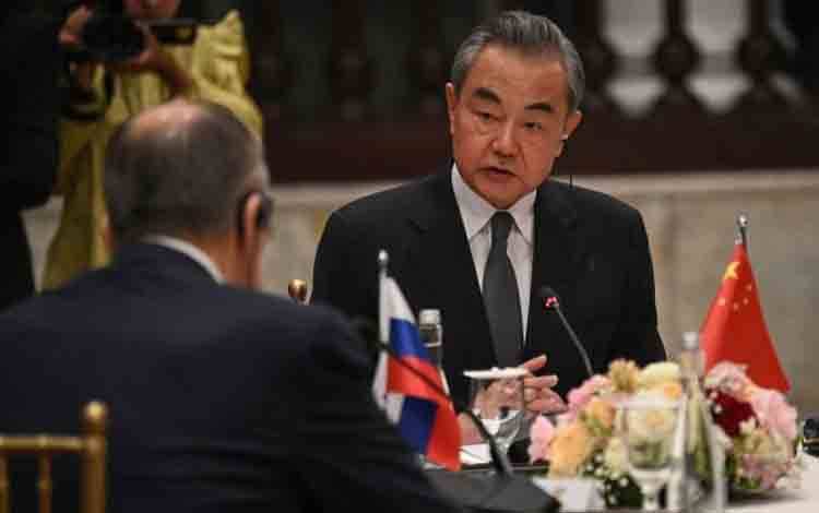 Menlu China Telepon Menlu Rusia, Bicarakan Solusi untuk Iran