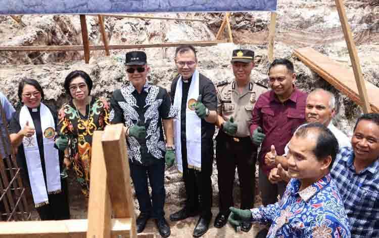 Bupati Gumas Berharap Pembangunan Gereja Getsemani Berjalan Lancar