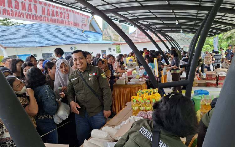 Beras hingga Minyak Goreng Murah Ludes Terjual di GPM Kecamatan Kurun