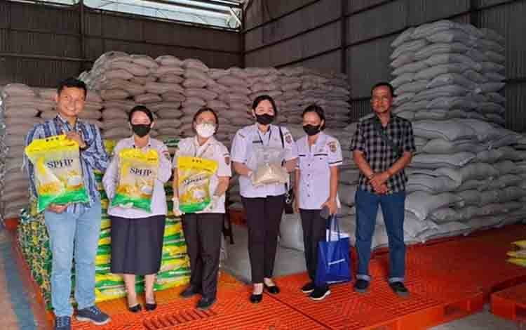 Pengawasan Beras SPHP Diperkuat, OKKPD Kalteng Lakukan Inspeksi ke Gudang BULOG