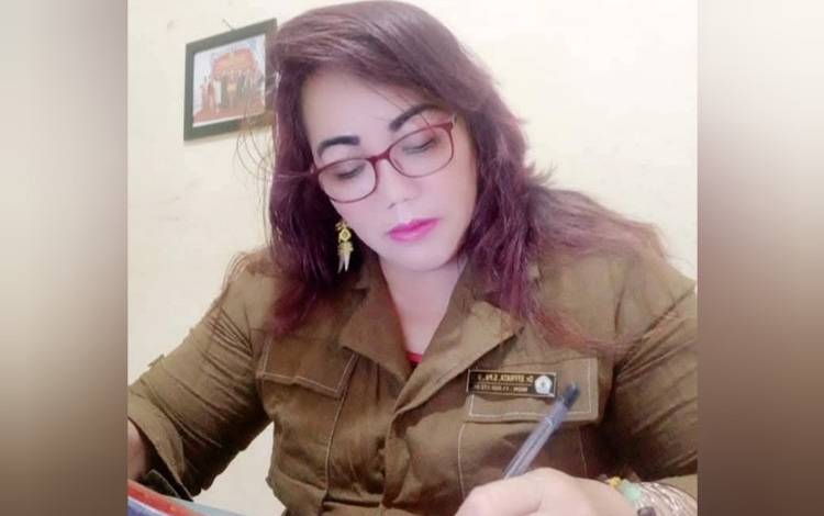 Budayawan Kalteng Sebut Ada Potensi Besar Ekonomi Kreatif Kalimantan Tengah di Balik Miniatur Perahu Getah Nyatu