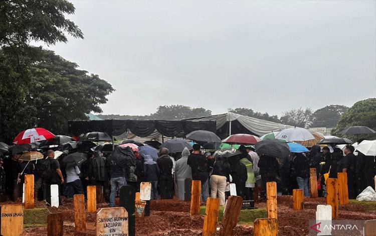 Jenazah Vidi Aldiano Dimakamkan di TPU Tanah Kusir