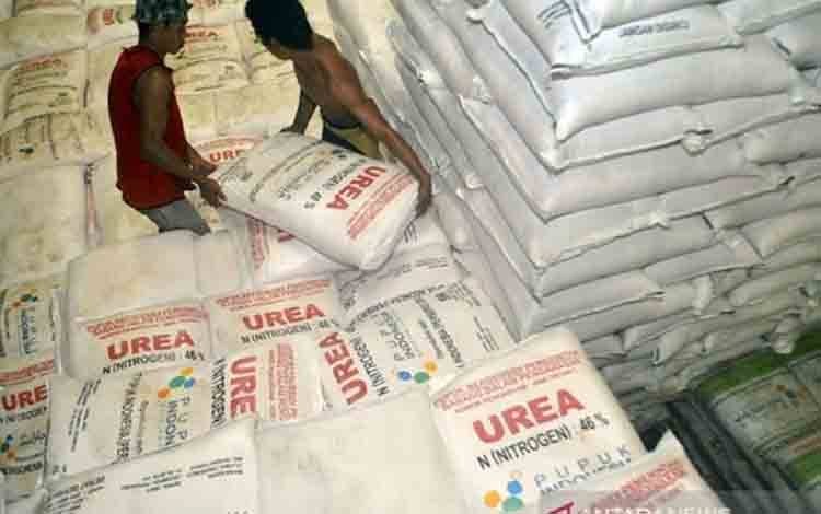 Wamentan Sebut Banyak Negara Ingin Impor Urea RI Akibat Perang Iran-AS