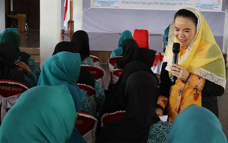 Ketua TP PKK Seruyan Ajak Kader Manfaatkan Pekarangan Rumah untuk Tanam Sayur dan Apotek Hidup