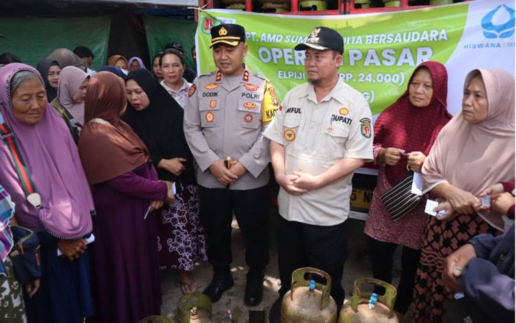 Bupati Katingan Gelar Operasi Pasar Elpiji 3 Kg di Kasongan