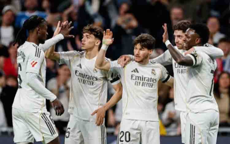 Libas Elche 4-1, Real Madrid Tempel Ketat Barcelona