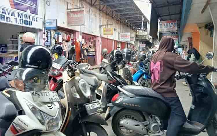 DPRD Imbau Warga Tidak Tinggalkan Barang Berharga di Kendaraan saat ke Pasar
