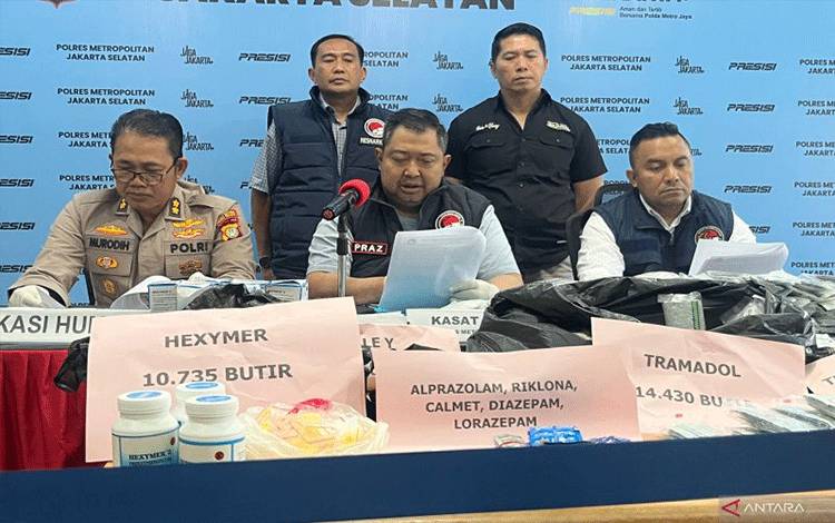 Polisi Sita 28.243 Butir Obat Keras dari Toko Kelontong