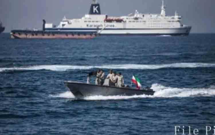 Trump: China Harus Ikut Amankan Pelayaran di Selat Hormuz