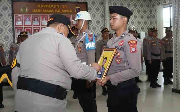 Polresta Palangka Raya Berhentikan Satu Personel