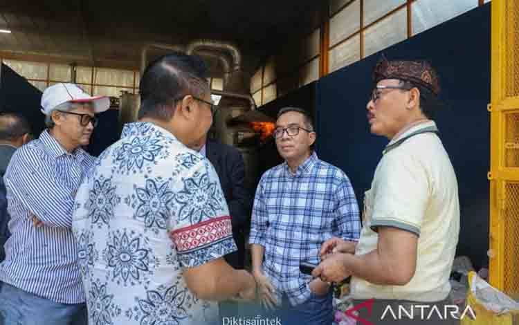 Mendiktisaintek Dukung Kampus Inovatif Lakukan Daur Ulang Sampah