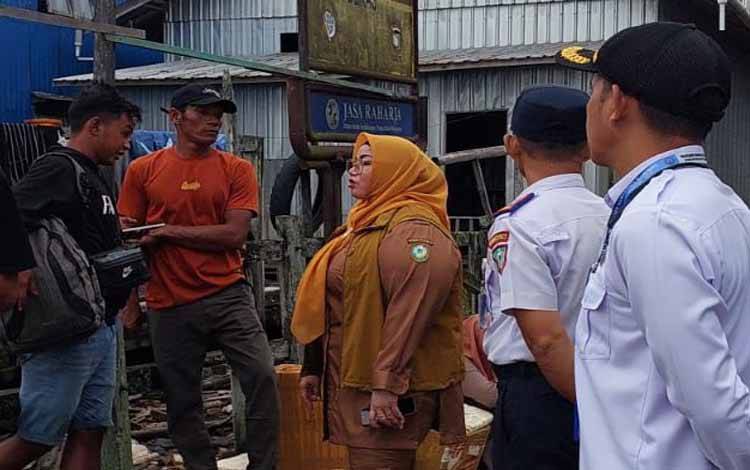 Wabup Kotim Ungkap Satu Helper Kelotok Positif Narkoba dan Kapal Ditunda Berangkat