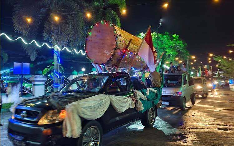 Gema Takbir Sambut Idulfitri 1447 H, Bupati Kobar Nurhidayah Lepas Pawai Keliling di Pangkalan Bun