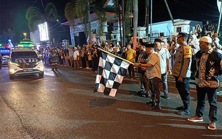Lepas Pawai Takbiran Idulfitri 1447 Hijriah, Sekda Barito Timur Ajak Warga Jaga Persaudaraan dan Ketertiban