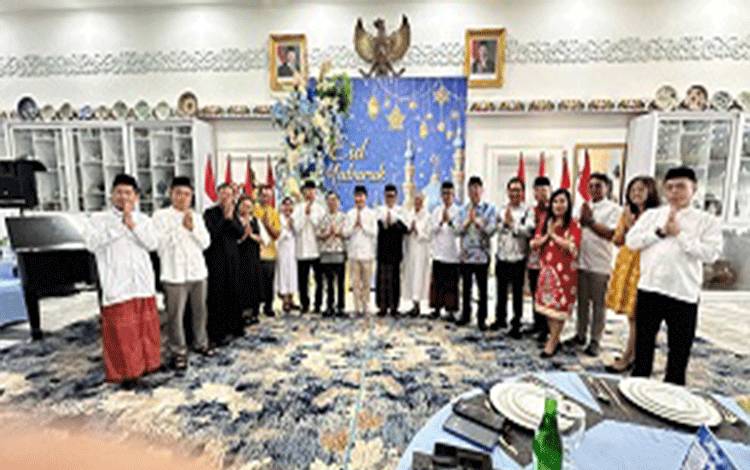 Silaturahmi Uskup Palangka Raya ke Gubernur Kalteng di Hari Raya Idul Fitri