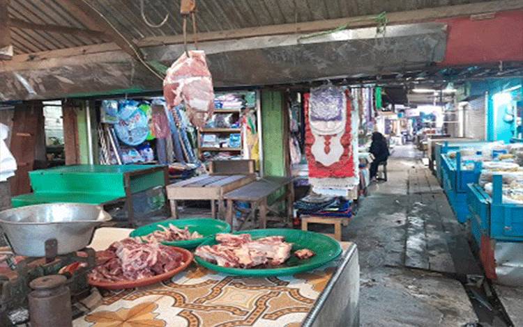 DPRD Palangka Raya Soroti Kebersihan Lapak Daging dan Penggilingan Pentol Pasar Besar