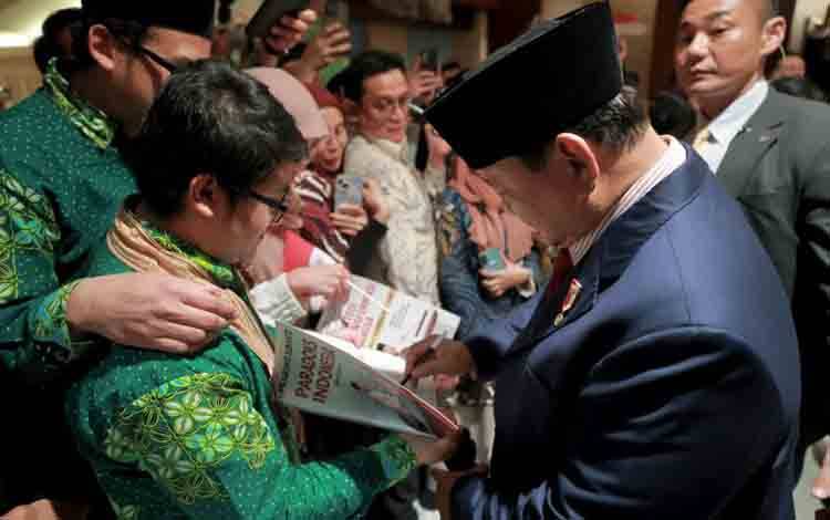 Diaspora RI di Jepang Bawa Buku "Paradoks Indonesia"